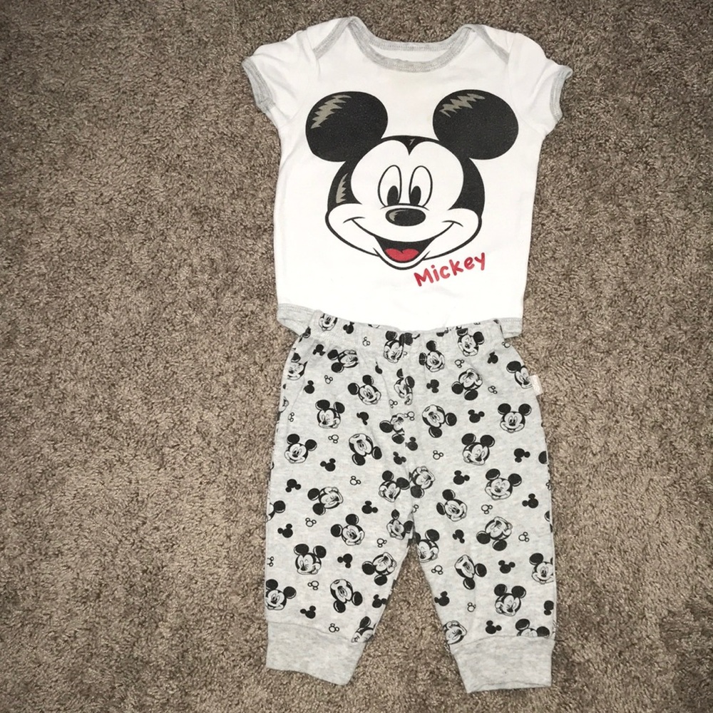 Disney Mickey Mouse onesie set